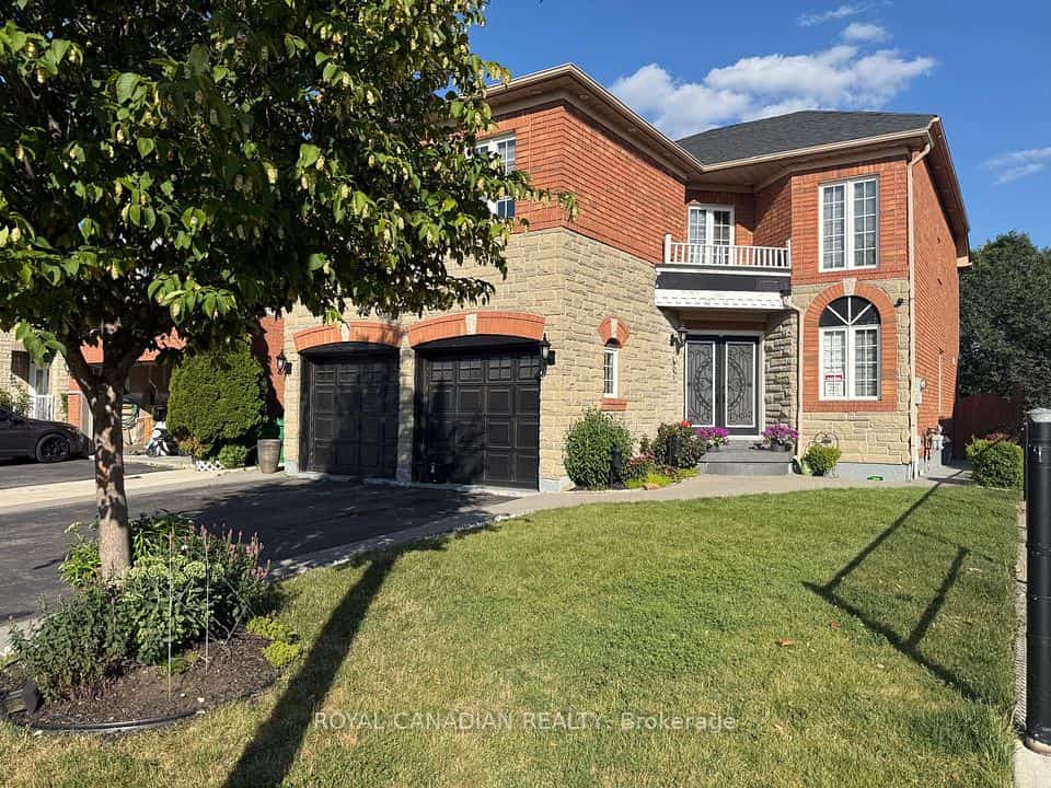 42 Cobblestone Court, Brampton, ON L6R 2S2