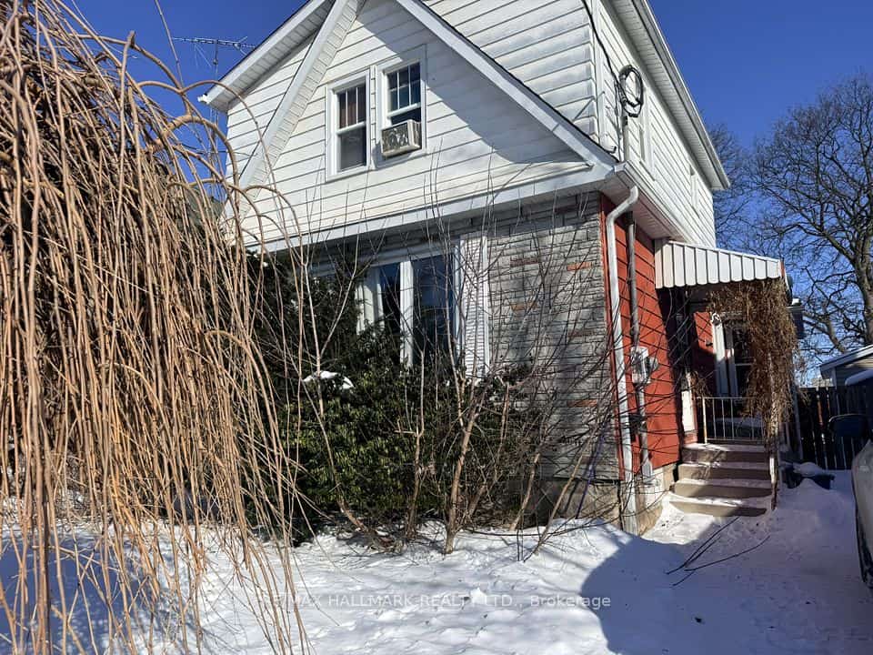 87 Gladstone Avenue, Oshawa, ON L1J 4E4