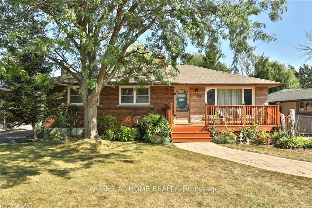 226 Bel Air Avenue, Hamilton, ON L8E 5K2