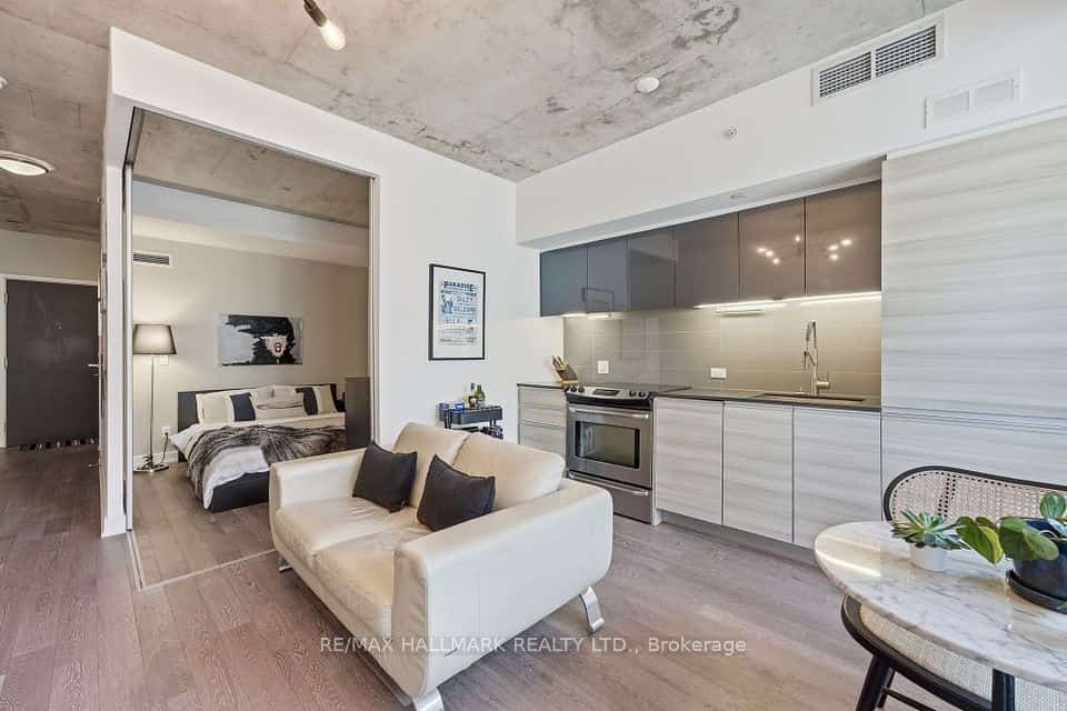 1190 Dundas Street E #323, Toronto, ON M4M 0C5