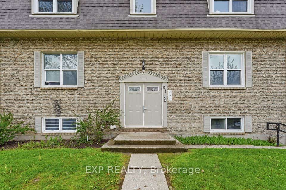 91 Westmount Road N #3, Waterloo, ON N2L 2R7