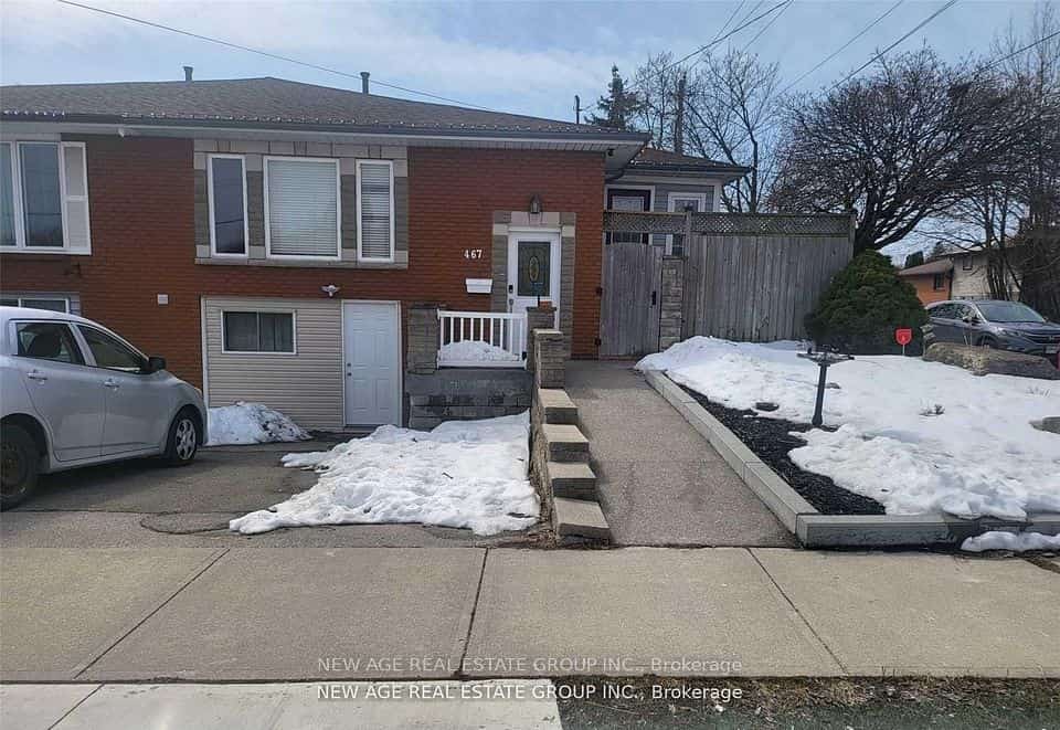 467 Limeridge Road W, Hamilton, ON L9C 2V7