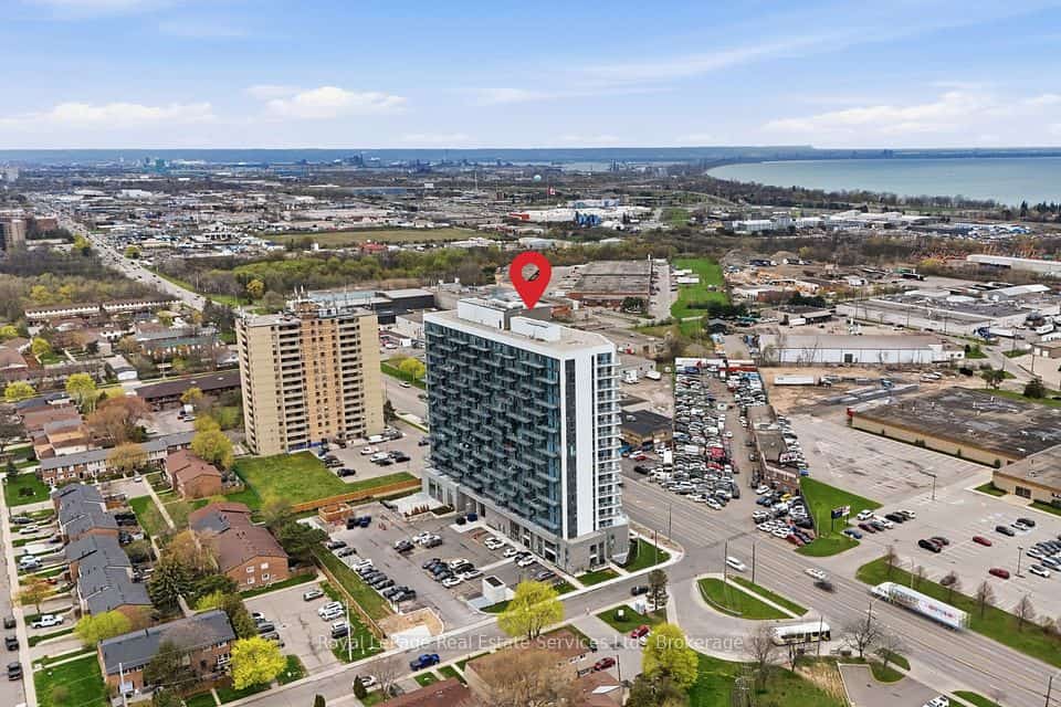 2782 Barton Street E #202, Hamilton, ON L8E 2J8