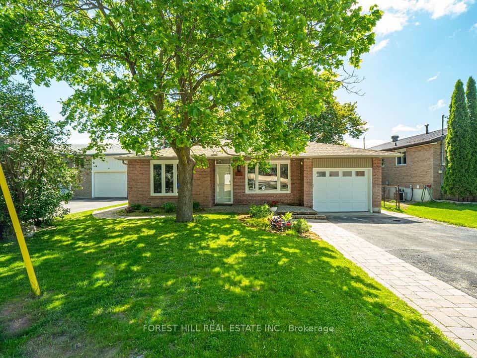 35 Townsend Avenue, Bradford West Gwillimbury, ON L3Z 1X9