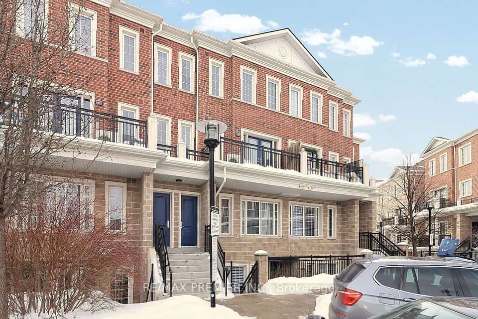 26 Bruce Street #C14, Vaughan, ON L4L 0H4