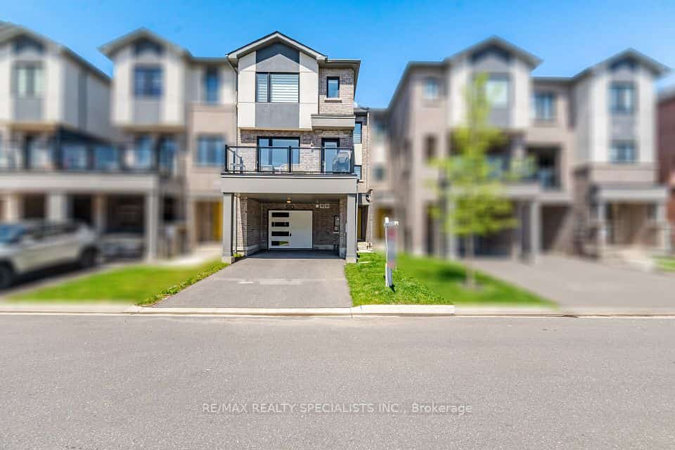 510 Bellflower Court, Milton, ON L9T 2X5