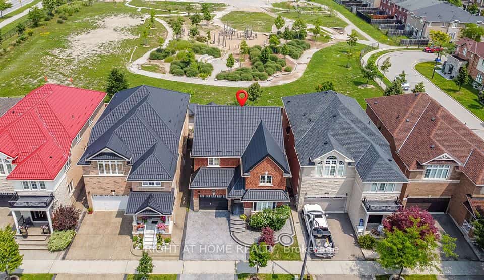 696 Caldwell Crescent, Milton, ON L9T 0H6