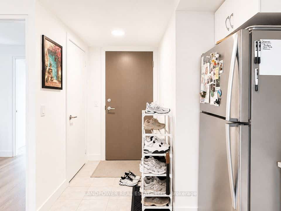 10 Wilby Crescent #517, Toronto, ON M9N 0B6