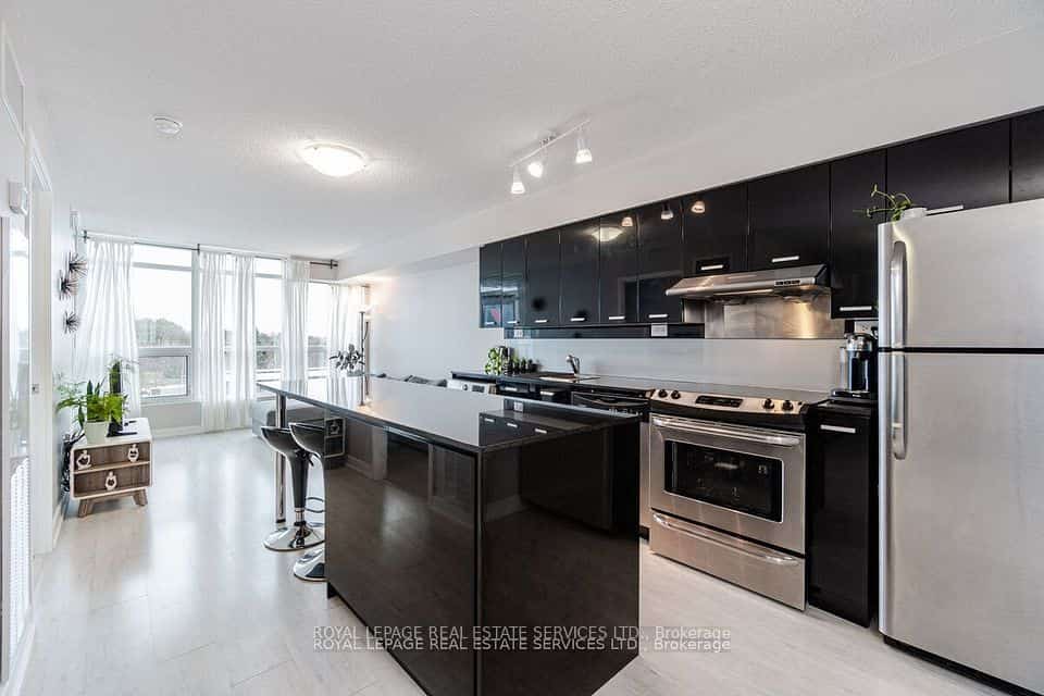 15 Singer Court #306, Toronto, ON M2K 0B4