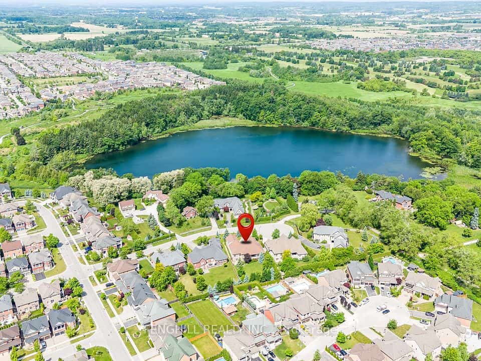 11 Macleod Estate Court, Richmond Hill, ON L4E 0B1