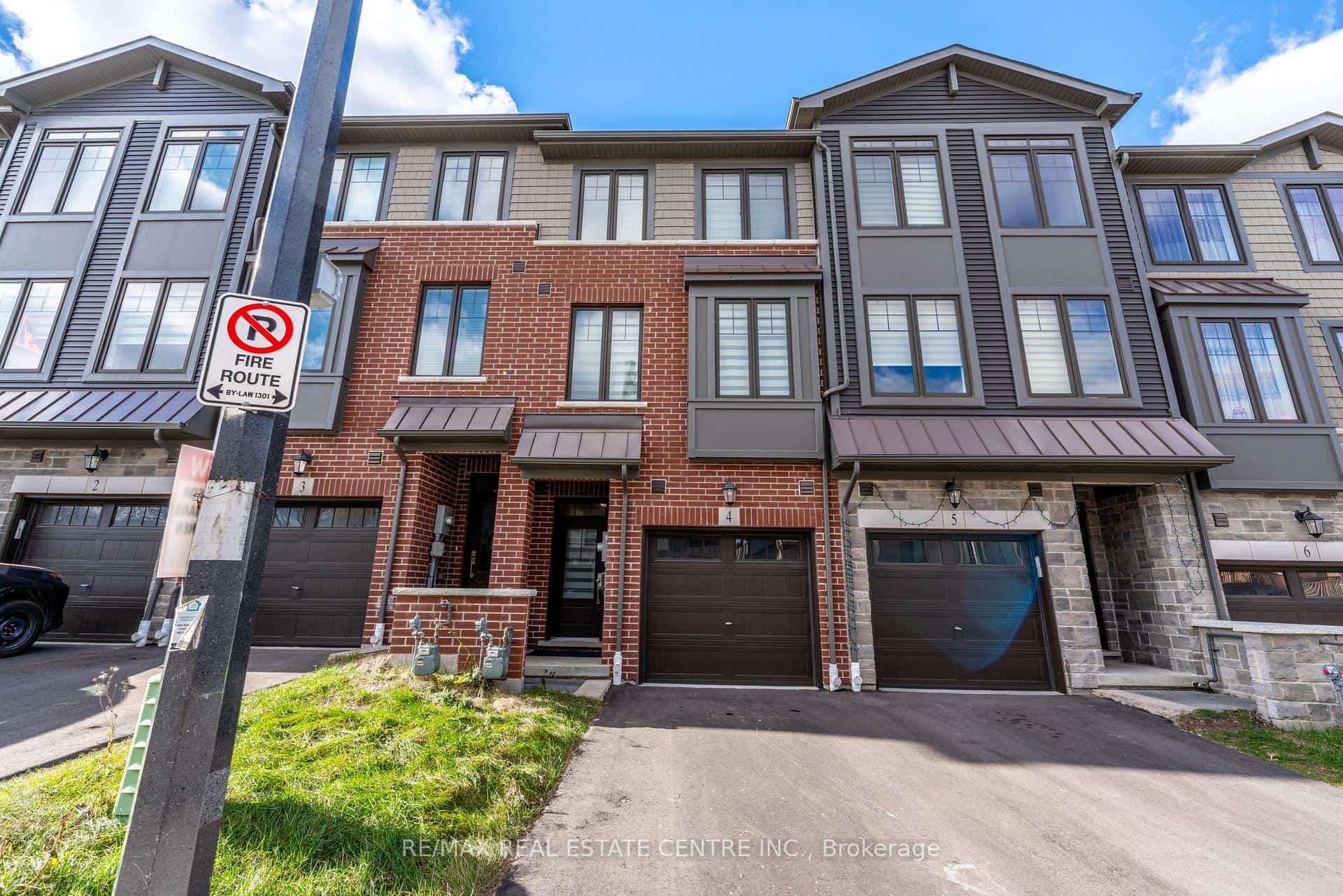 10 BIRMINGHAM Drive, Cambridge, ON N1R 8K5