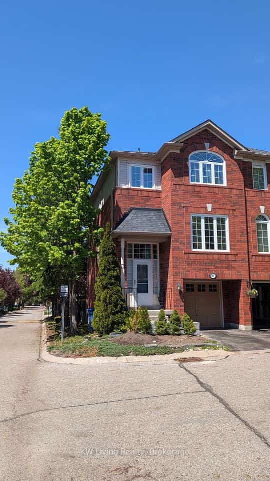 81 Mosaics Avenue #62, Aurora, ON L4G 7L5