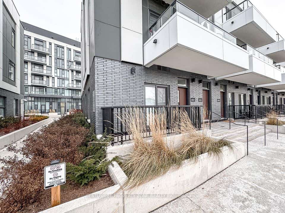 20 Lagerfeld Drive #06, Brampton, ON L7A 5L4