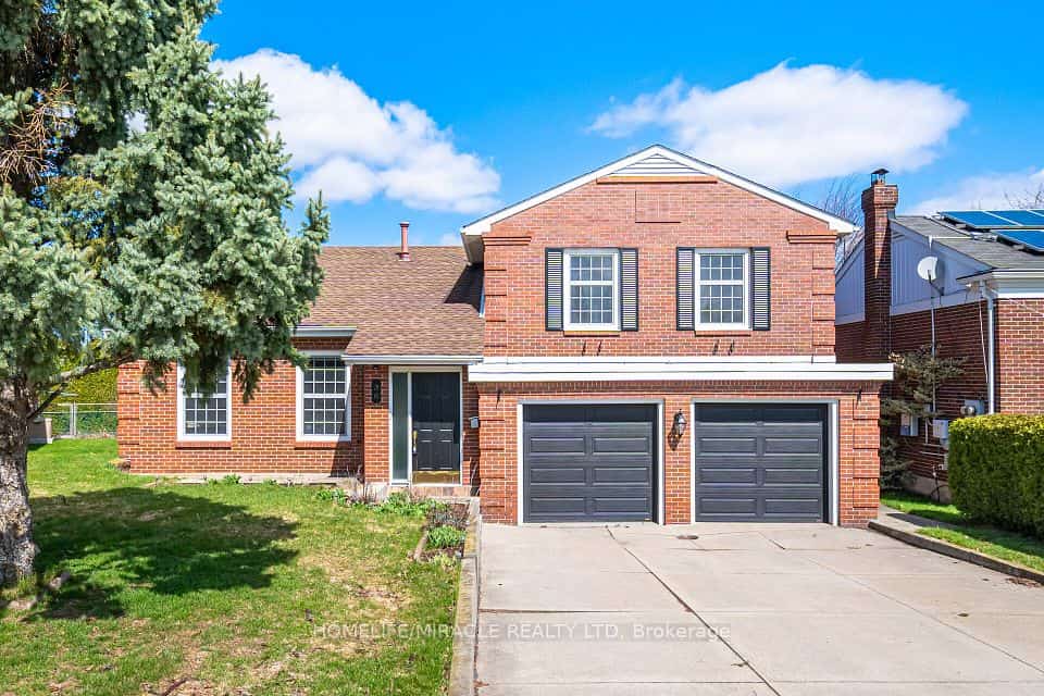 38 Leclaire Street, Hamilton, ON L9C 5X3
