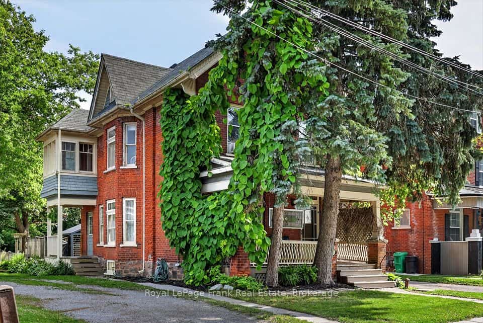 121 Romaine Street, Peterborough, ON K9J 2C1