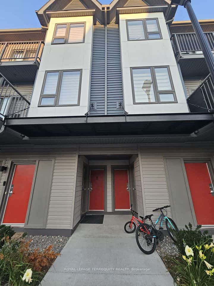 2635 William Jackson Drive #715, Pickering, ON L1X 0L4