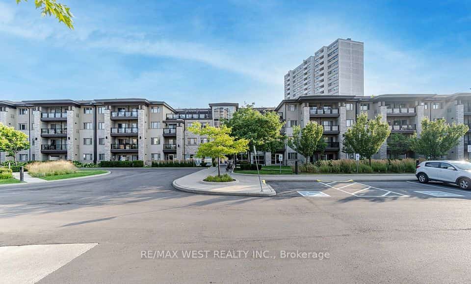 570 Lolita Gardens #209, Mississauga, ON L5A 0A1