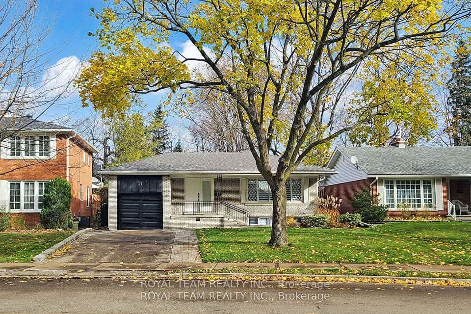 37 Markland Drive, Toronto, ON M9C 1M9