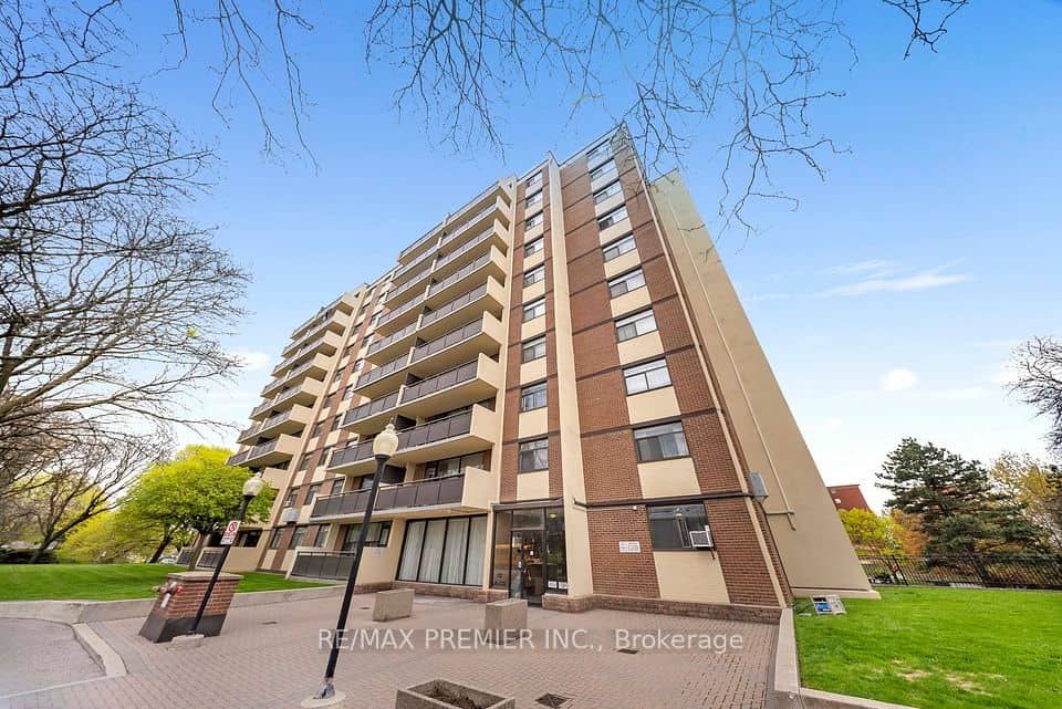 5 Frith Road, Toronto