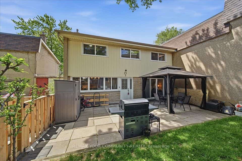 23 Brookwell Drive #3, Toronto, ON M3M 2X9