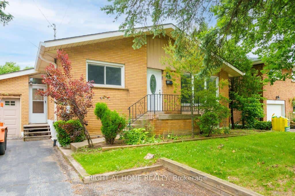 46 Sanatorium Road, Hamilton, ON L9C 1Y2