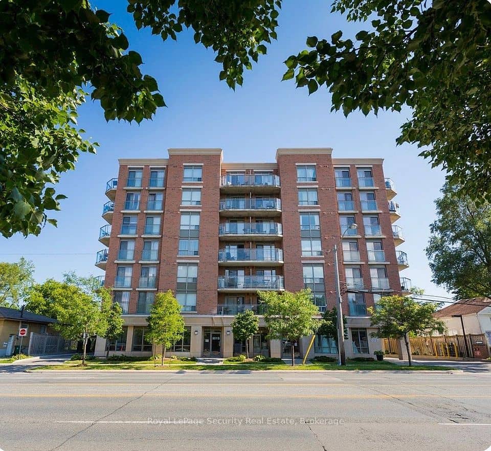 801 Sheppard Avenue, Toronto