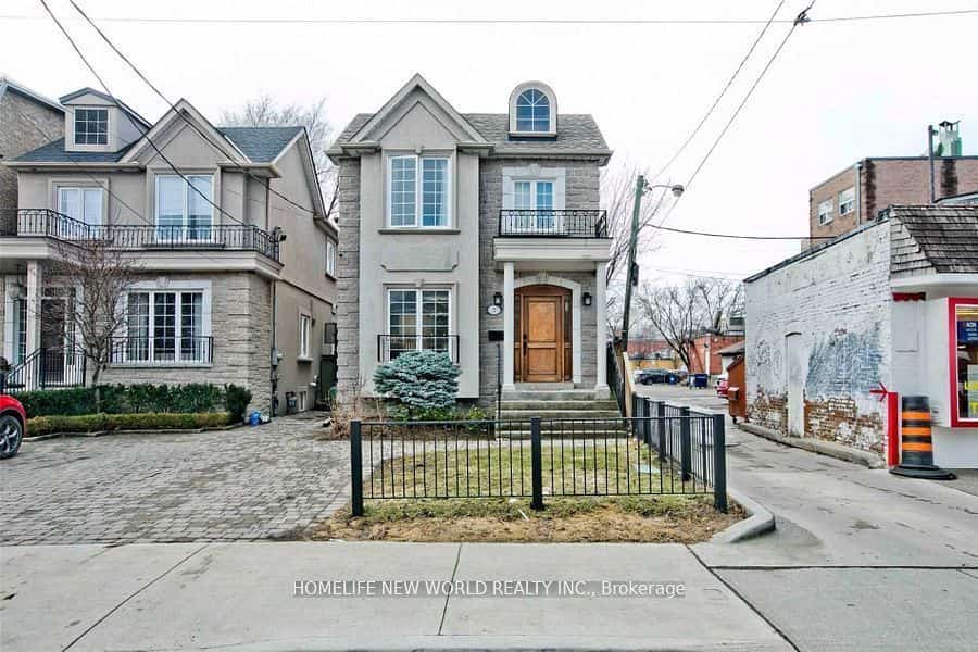 7 Roslin Avenue, Toronto, ON M4N 1Y8