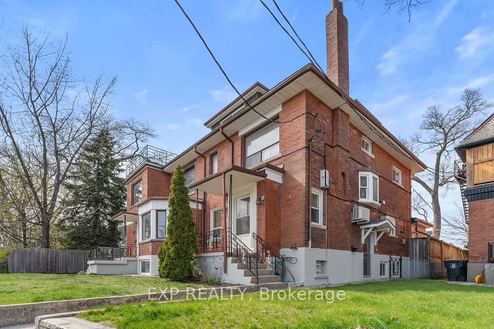 354 Annette Street, Toronto, ON M6P 1R5