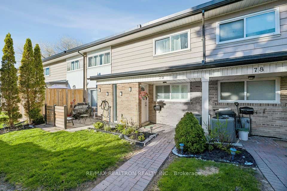 925 Bayly Street W #79, Pickering, ON L1W 1L7