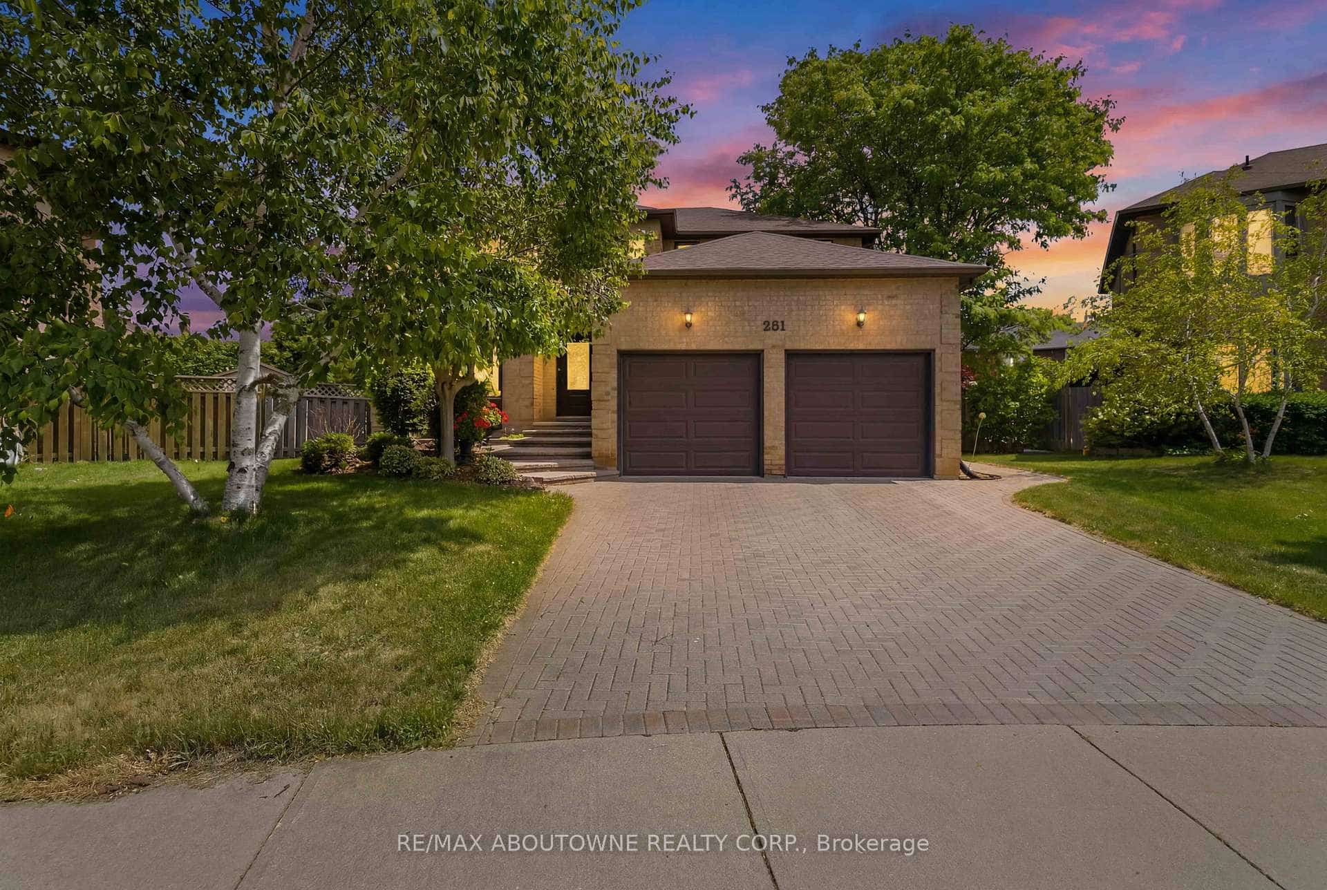 281 Leacock Avenue, Oakville, ON L6H 5J3
