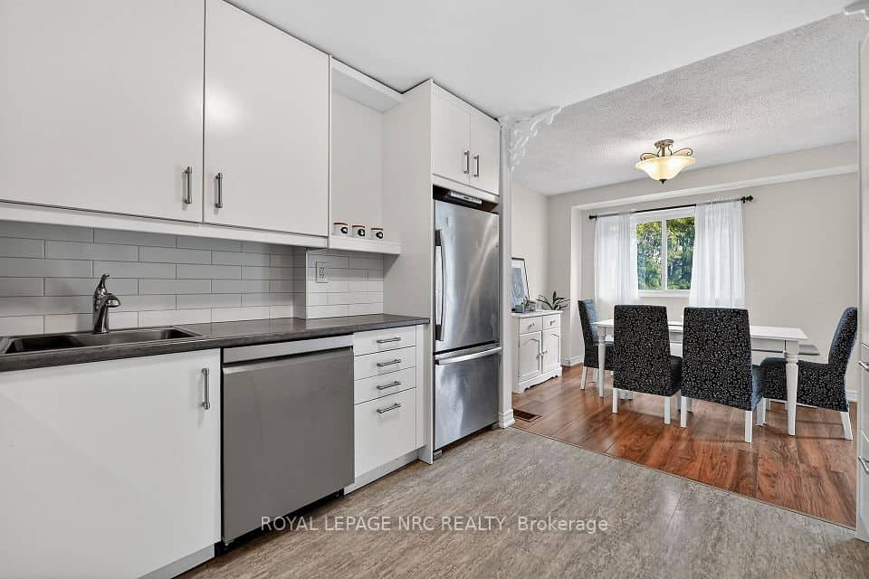 453 Woodview Road, Burlington