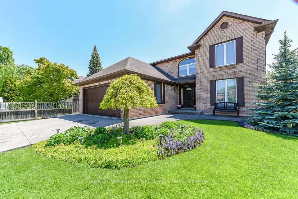 168 River Oaks Boulevard E, Oakville, ON L6H 5N7