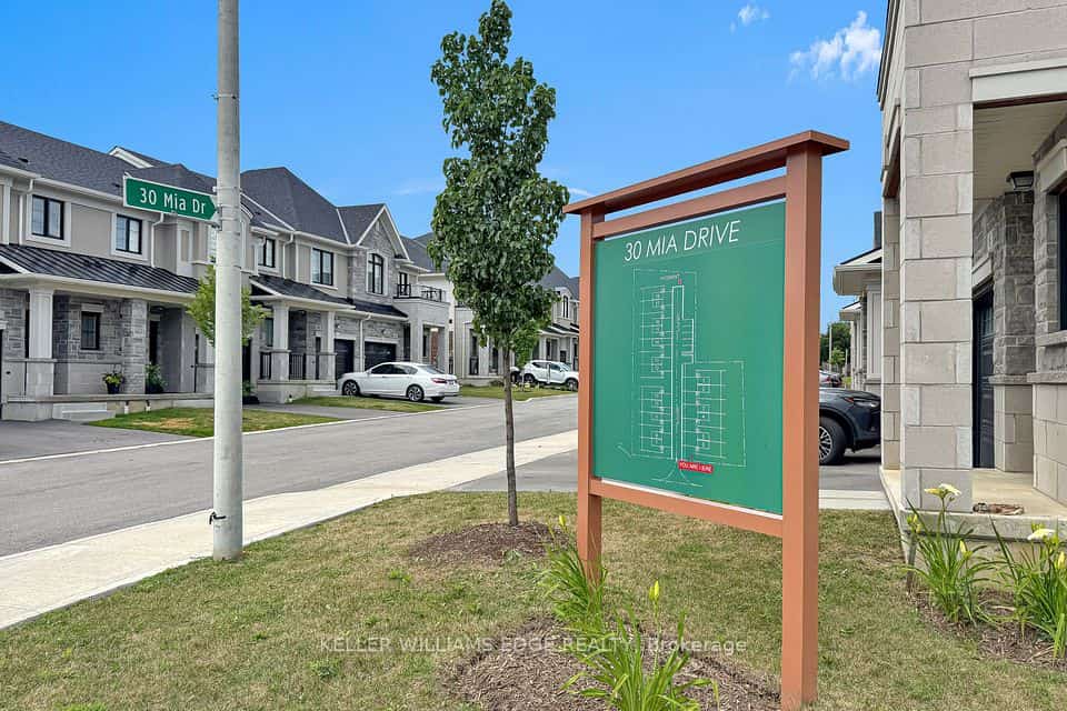 30 Mia Drive #11, Hamilton, ON L9B 0K1