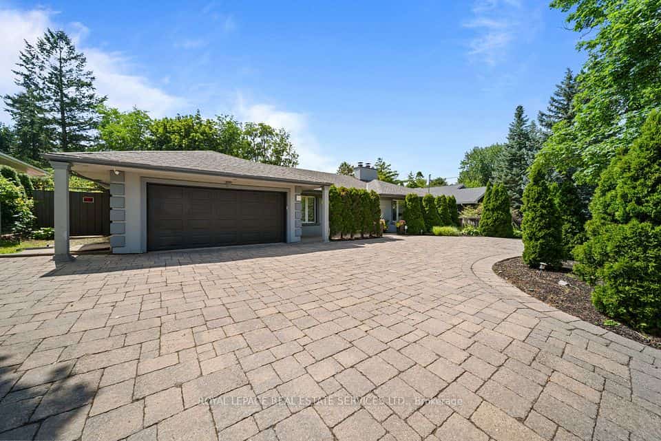 1592 Islington Avenue, Toronto, ON M9A 3M6