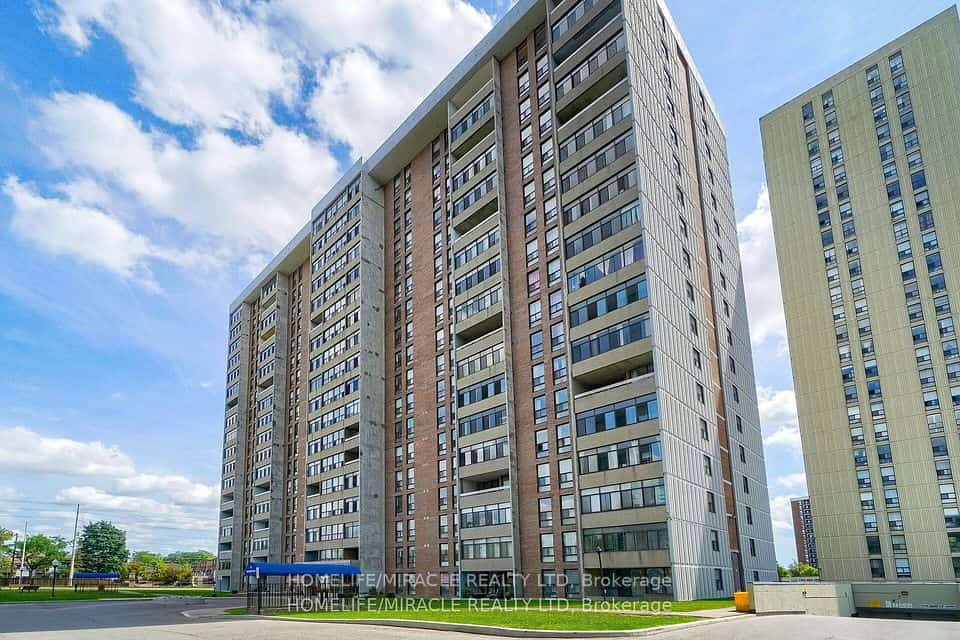 25 Kensington Road #608, Brampton, ON L6T 3W8