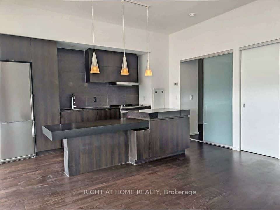 101 Charles Street E #4908, Toronto, ON M4Y 0A9