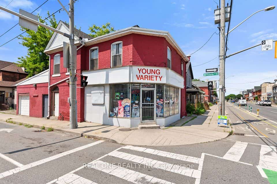 155 Victoria Avenue N, Hamilton, ON L8L 5E7