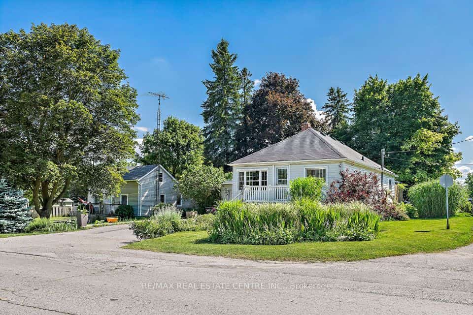 196 Main Street N, Halton Hills, ON L7J 1W8