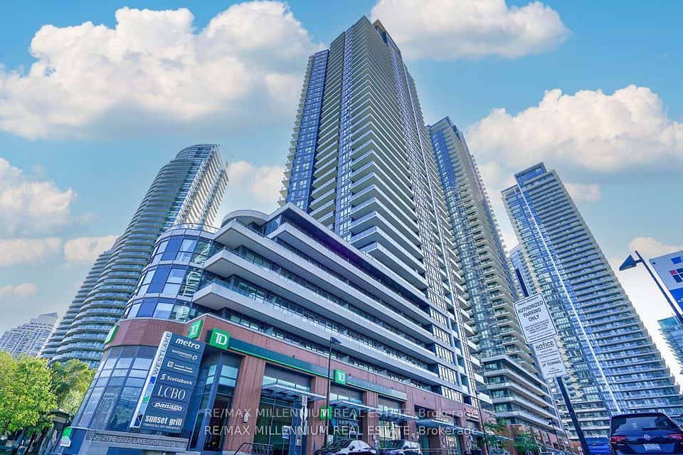 2212 Lake Shore Boulevard W #308, Toronto, ON M8V 0C2