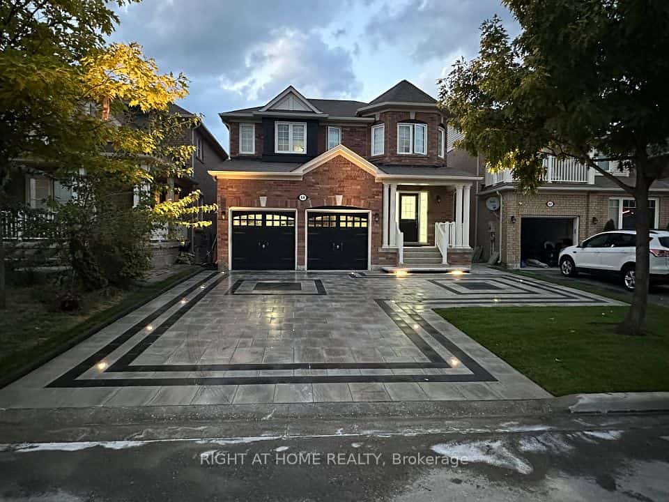 64 Williamson Family Hollow, Newmarket, ON L3X 3K2