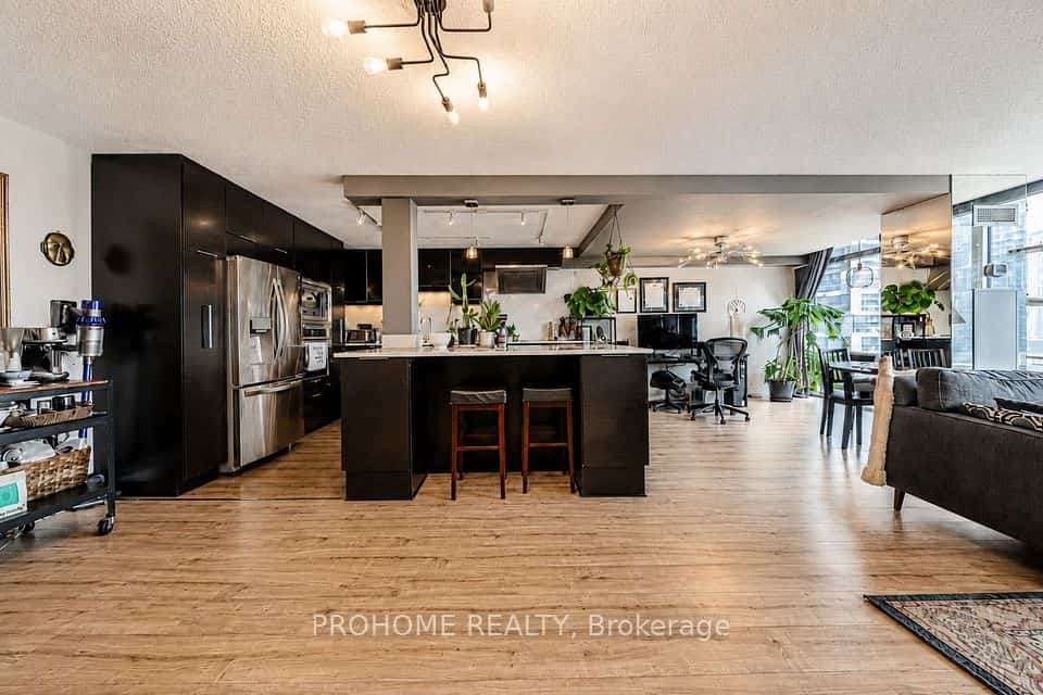 45 Carlton Street #1901, Toronto, ON M5B 2H9