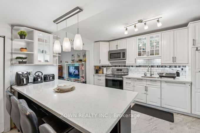 6 Albany Avenue, Hamilton, ON L8H 2H2