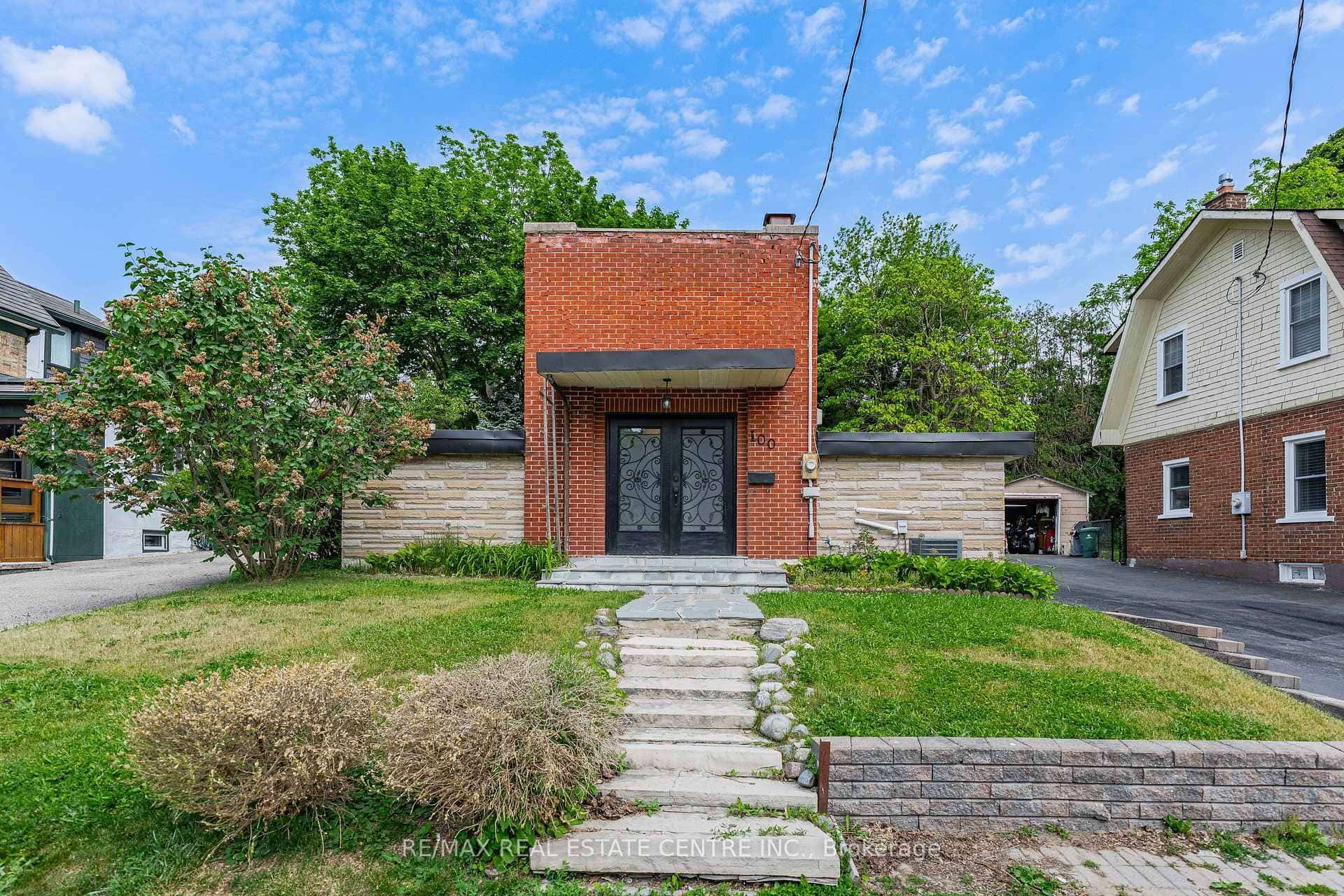 100 Mansion Street, Kitchener, ON N2H 2J9