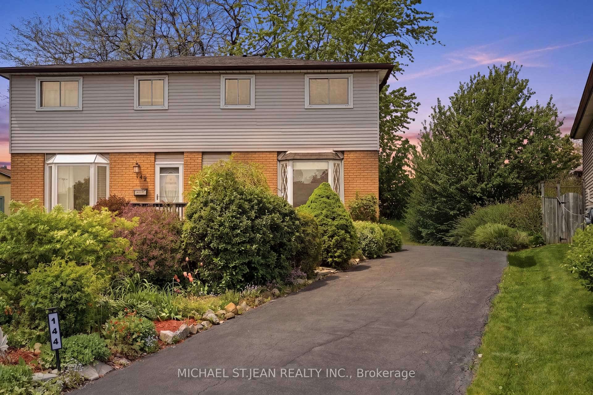 144 Bellingham Drive, Hamilton, ON L8V 4M8