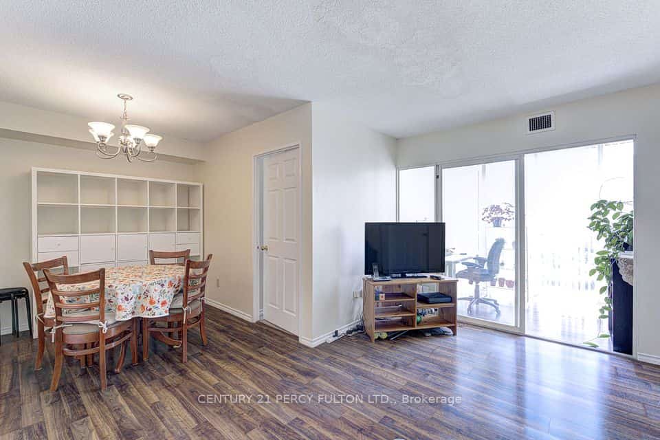 285 Enfield Place #2006, Mississauga, ON L5B 3Y6