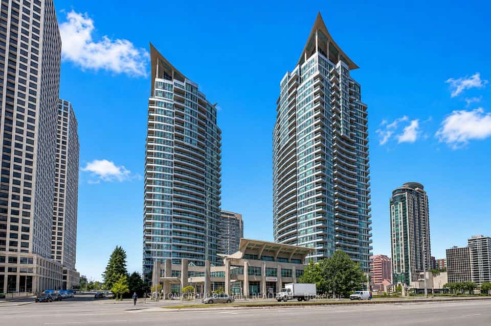 1 Elm Drive W #709, Mississauga, ON L5B 4M1