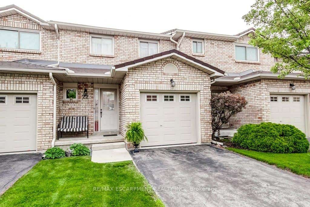 391 Stone Church Road #22, Hamilton, ON L9B 2H2