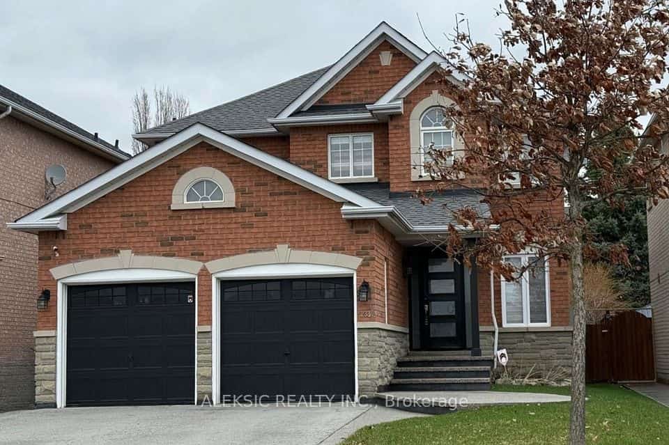 33 Hillpath Crescent, Brampton, ON L6Z 4T7