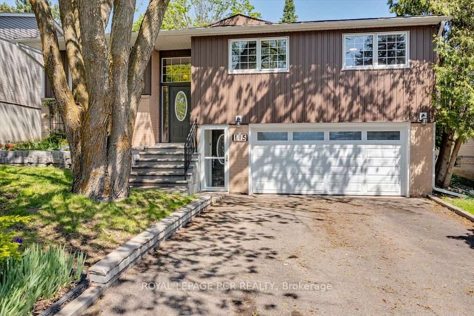 115 Beswick Drive, Newmarket, ON L3Y 1E8
