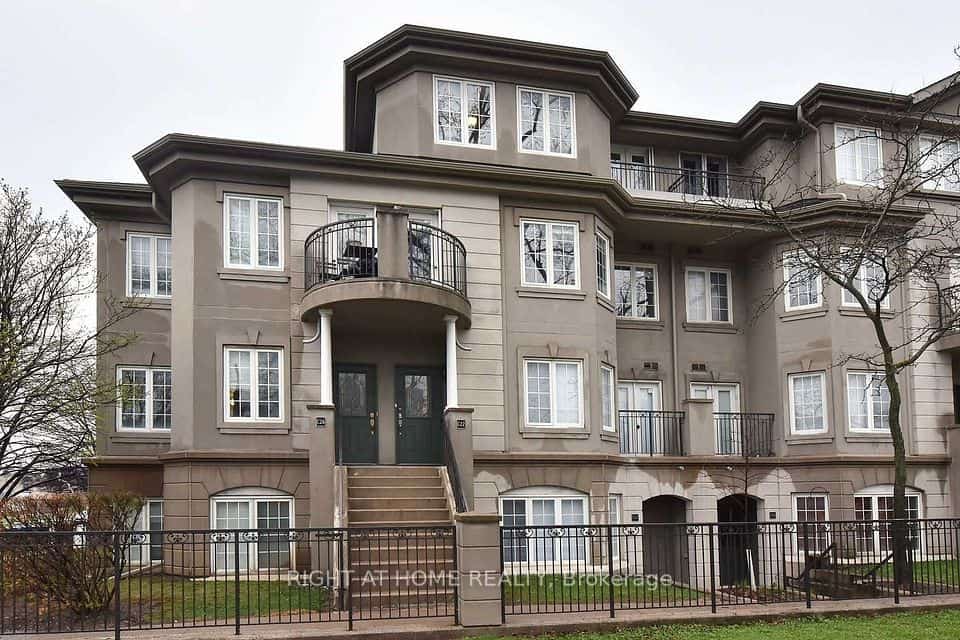 108 Finch Avenue W #C22, Toronto, ON M2N 6W6